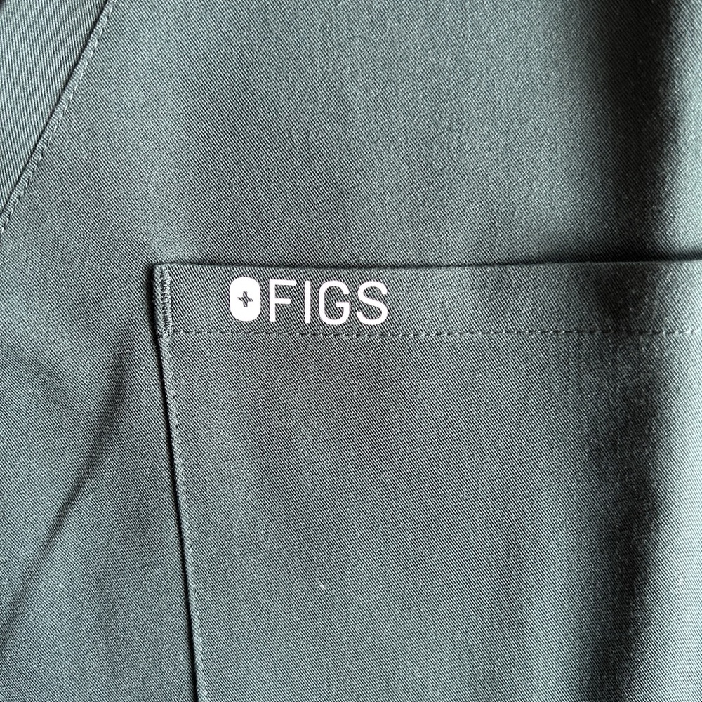 Figs scrub top - Picture 4 of 5